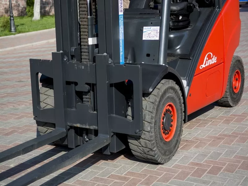 Газовый  погрузчик Linde Н30Т 3