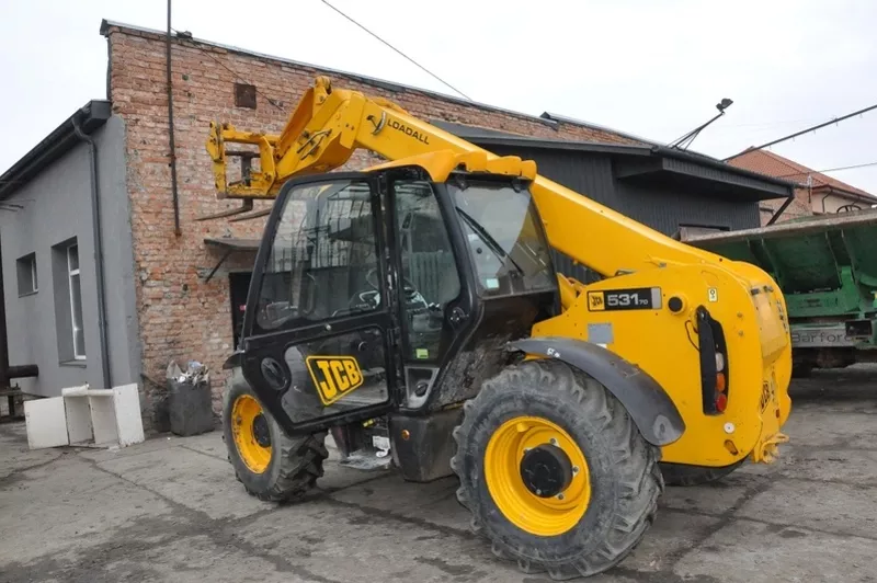 Телескопический погрузчик JCB 531-70 2