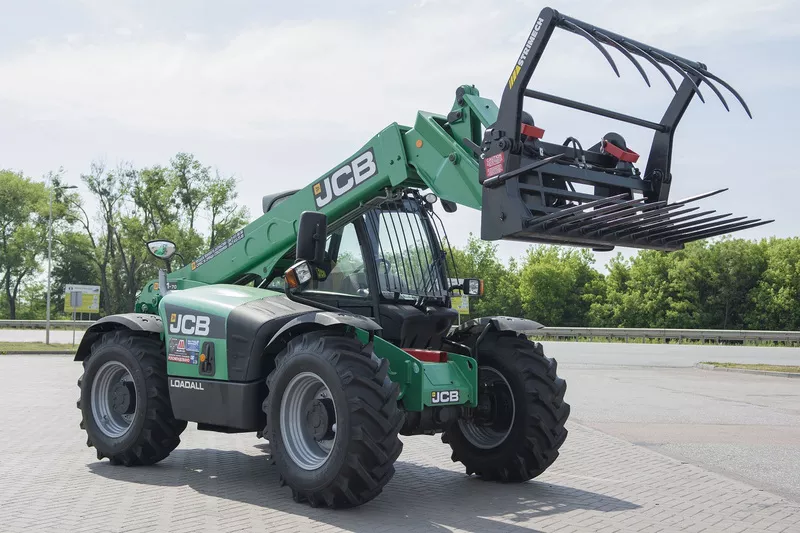 Погрузчик  с телескопической стрелой  JCB 531-70