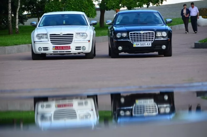 Прокат Chrysler 300C Белого цвета в Житомире