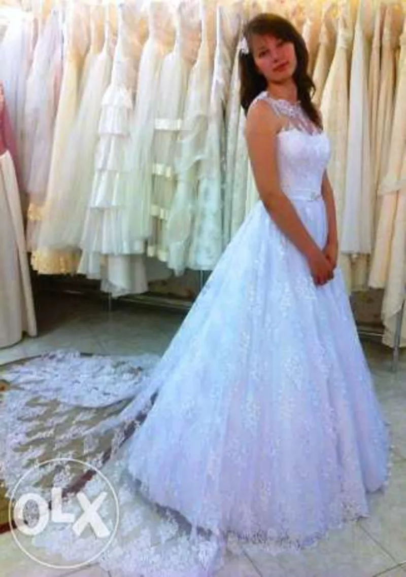 ВНИМАНИЕ!Продается шикарное свадебное платье со съемным шлейфом 2