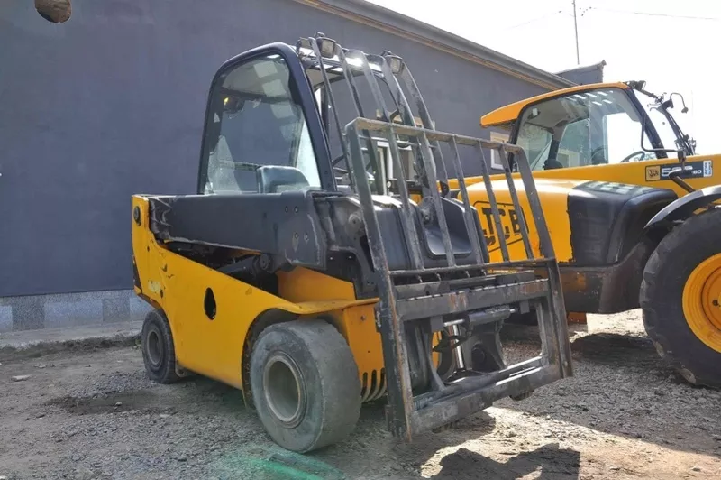 Телескопический погрузчик  JCB TLT 30