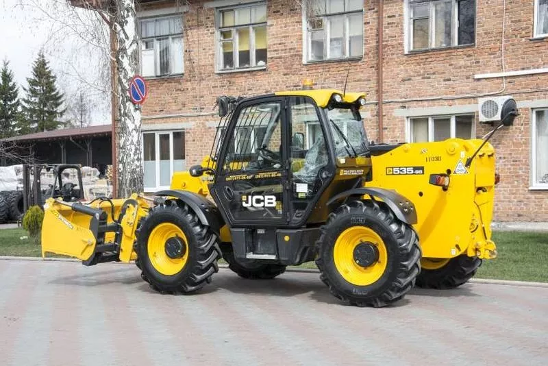 Погрузчик б/у    JCB 535-95 (дизель)