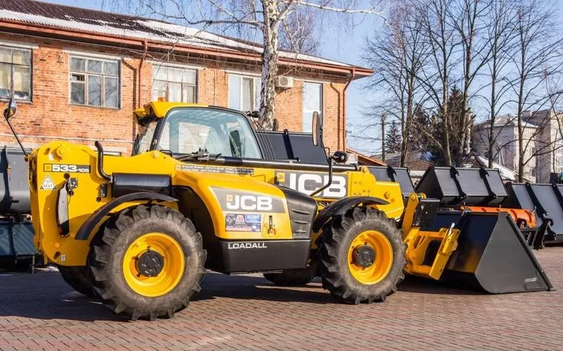 Дизельный телескопический погрузчик б/у  JCB 533-105