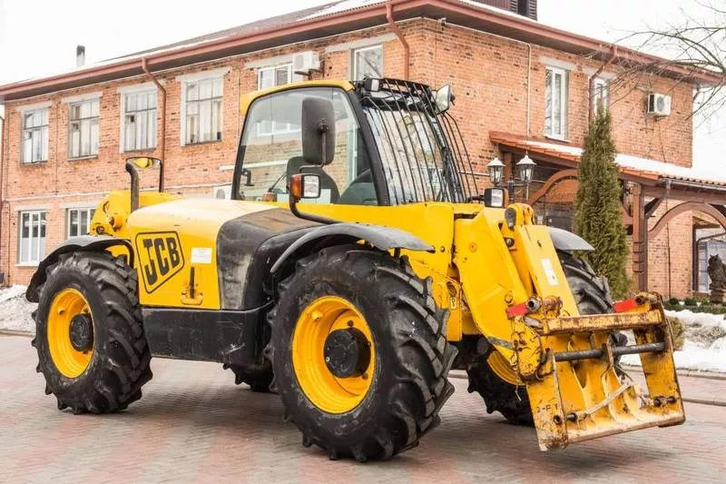 Дизельный телескопический погрузчик б/у JCB 531-70