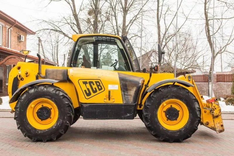 Дизельный телескопический погрузчик б/у JCB 531-70 2