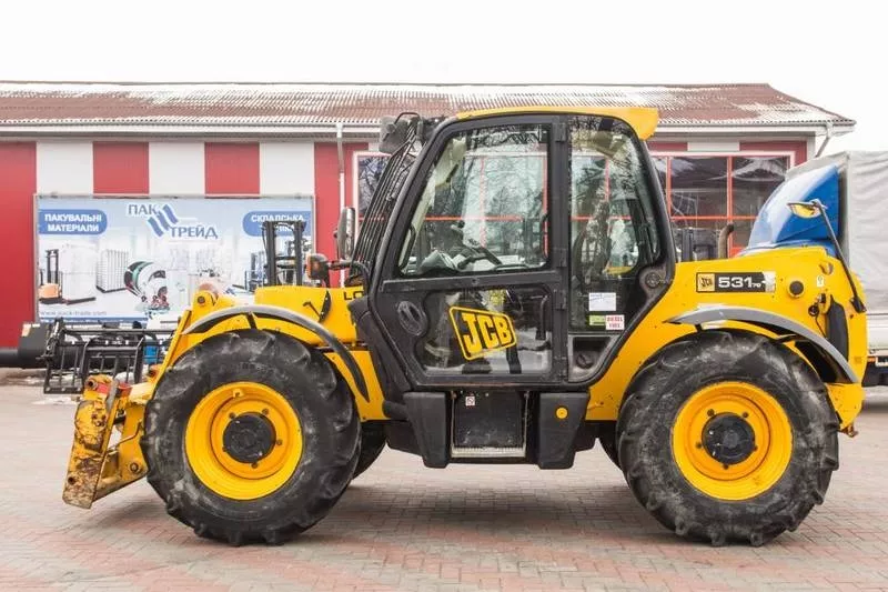 Дизельный телескопический погрузчик б/у JCB 531-70 3