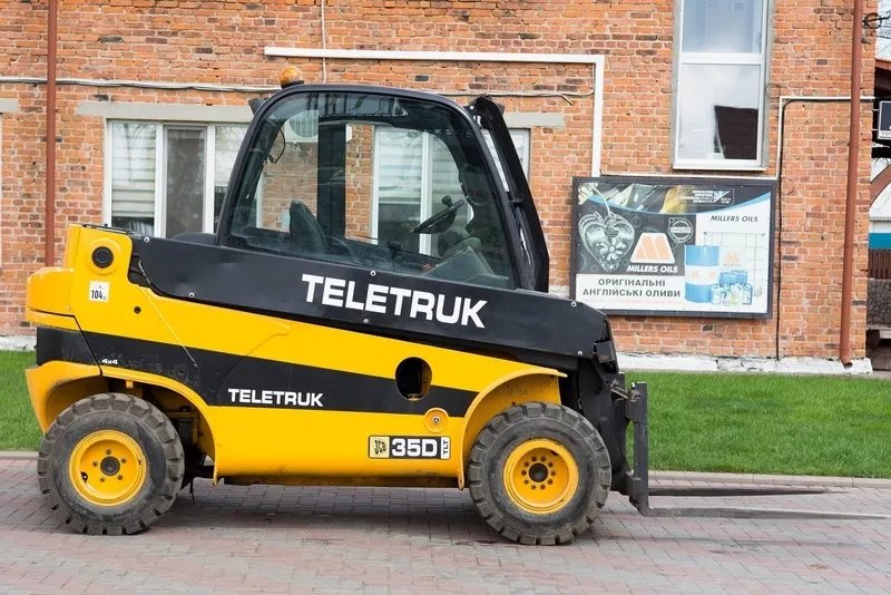 Телескопический погрузчик JCB TLT35D