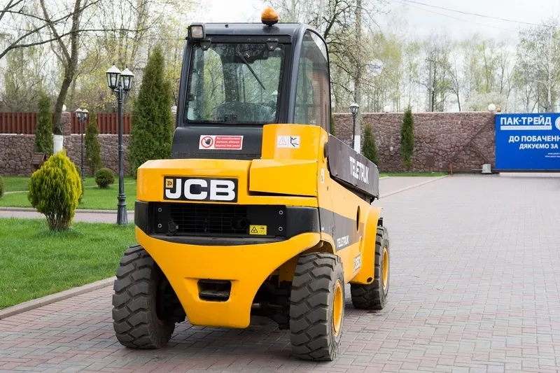 Телескопический погрузчик JCB TLT35D 2