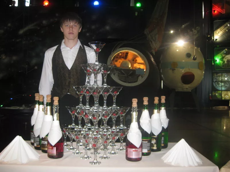 Пирамида из бокалов шампанского (горка) на свадьбе. 5