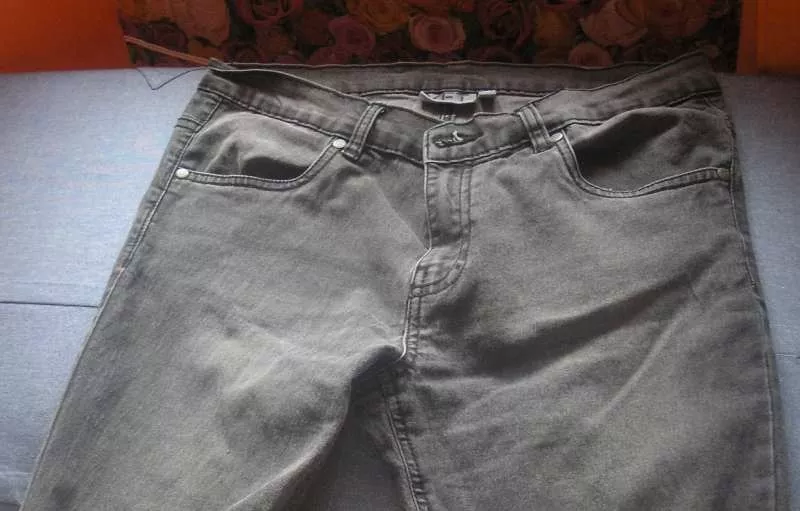 Продам летние мужские джинсы в отличном состоянии