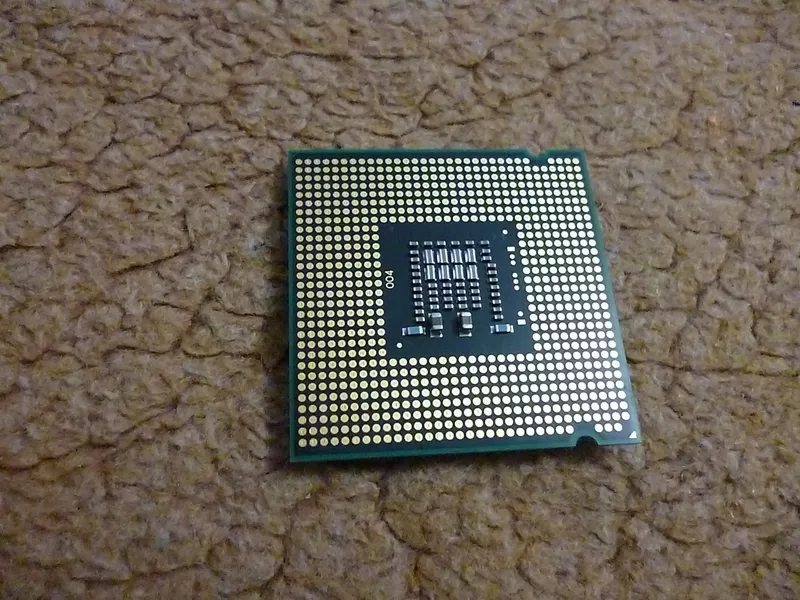 Процессор Intel Celeron E3400 2.6GHz 1Mb LGA 775 OEM (SLGTZ)  2